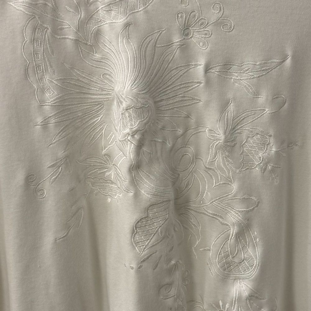 Women’s embroidered long sleeve shirt - L